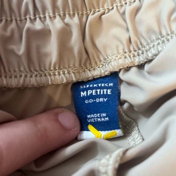 Old Navy Women’s  Khaki  Cargo Pants - Picture 4 of 5